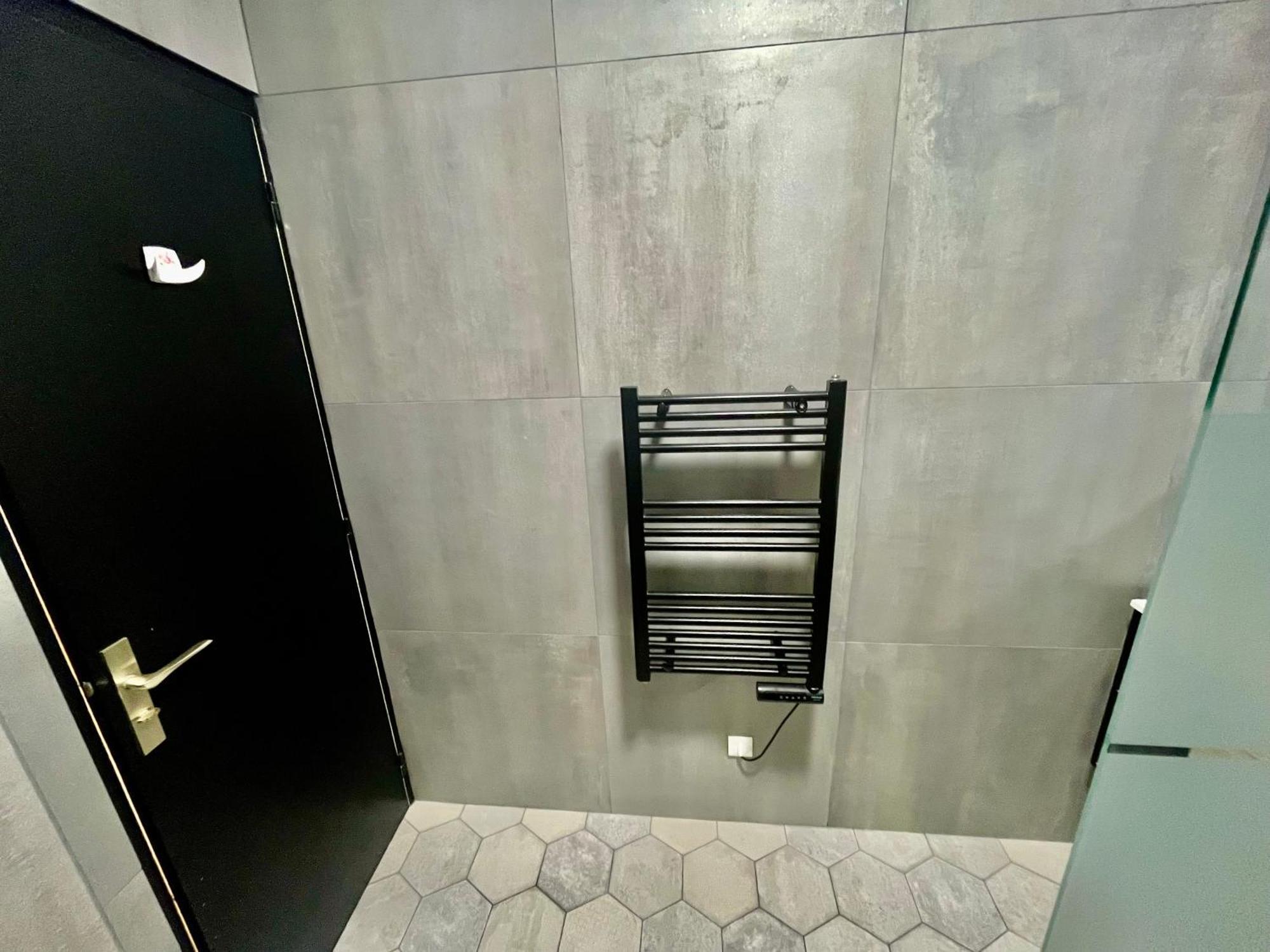 Ferienwohnung Le Borrigo Pick Up Airport Menton Exterior foto